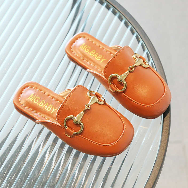 Slipper Girls Soft Bottom Baotou Half Slippers 2024 Spring New Flat Bottom Half Support Single Shoes Versatile Childrens Outerwear Cool Slippers S2532