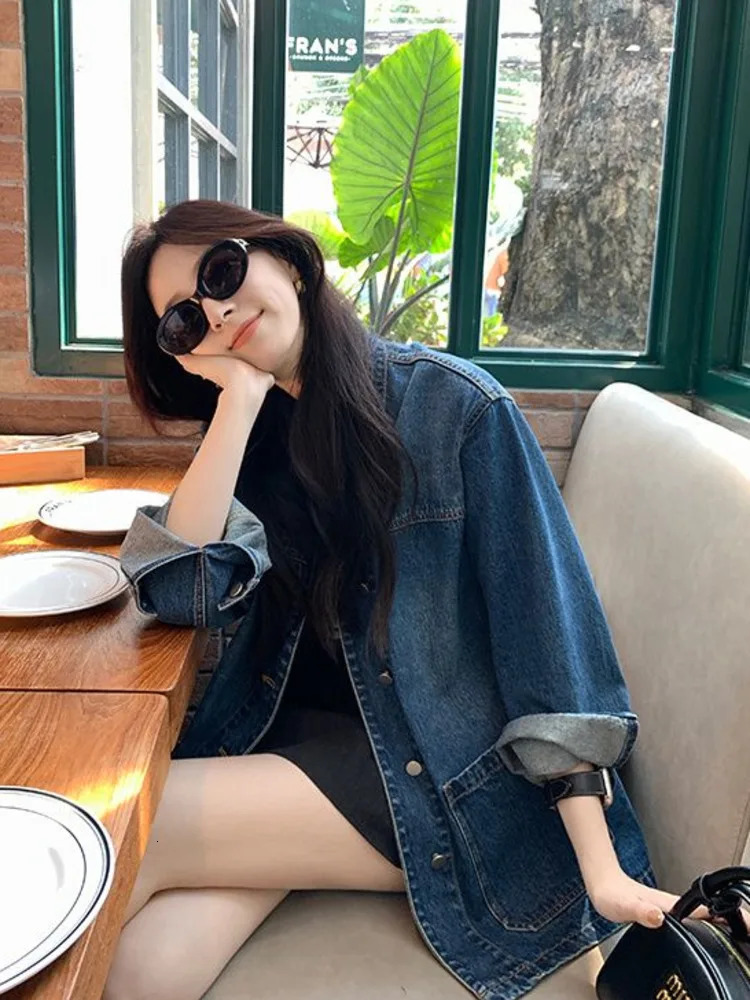 Simple casual loose denim jacket for women with large pockets retro collar long sleeves fully matched Coats chic 250326