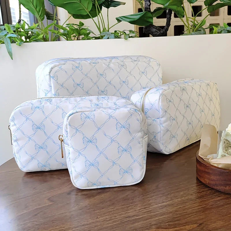 Pink and Blue Bow Printed Makeup Bag Toilet Storage Nylon Outdoor Travel Organizer Homecoming Birthday Party Gift 250326