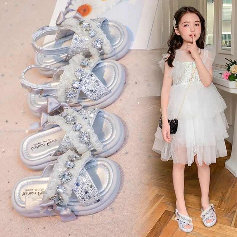 Slipper Girl Princess Sandals 2024 Summer New Baby Flash Rhine Stone Bow Shoes Fashion Anti slip Flat Childrens Sandals S25326