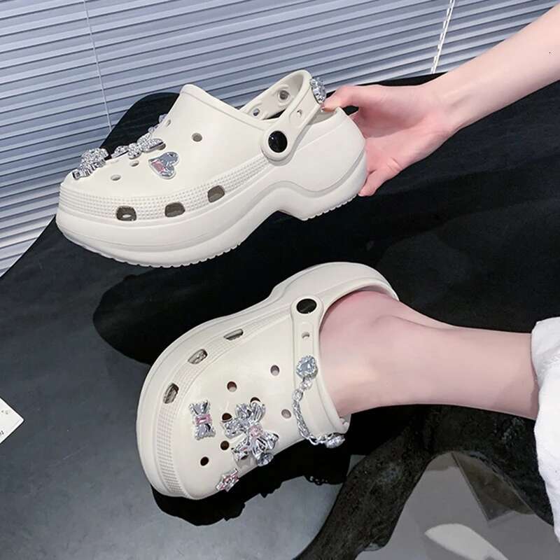 2025 Summer New Anti slip Designer Fashion Garden Shoes for Women, Comfortable Thick Bottom Beach Sandals for Women