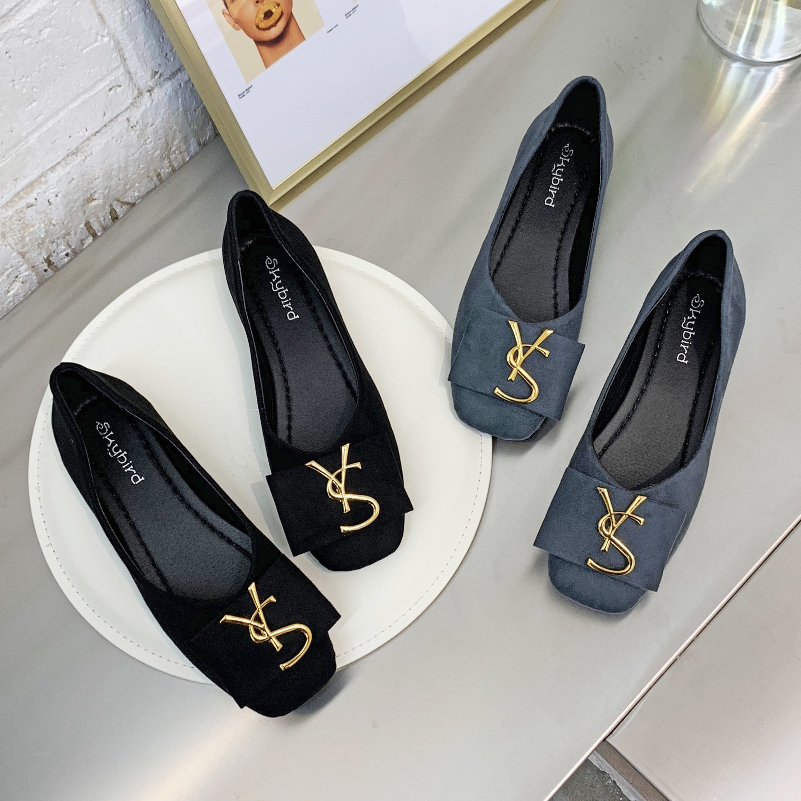 free Shipping Designer Low heeled thick heeled slippers Flat sole shoes Square headed shallow mouth sandals One kick dragging NEW 2025