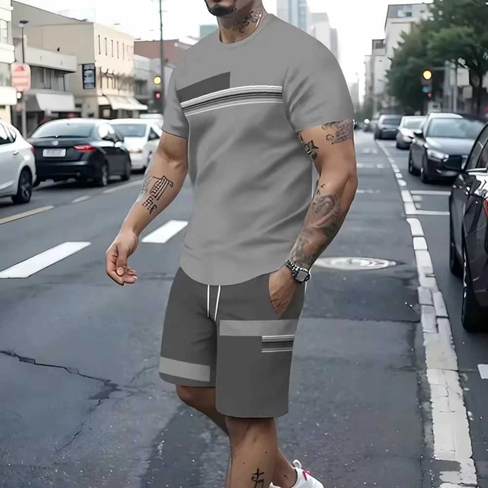 2025 Summer New Two Piece Mens Casual Pattern Printed Short Sleeve T-shirt and Sports Shorts Set Fitness LightXJ250326