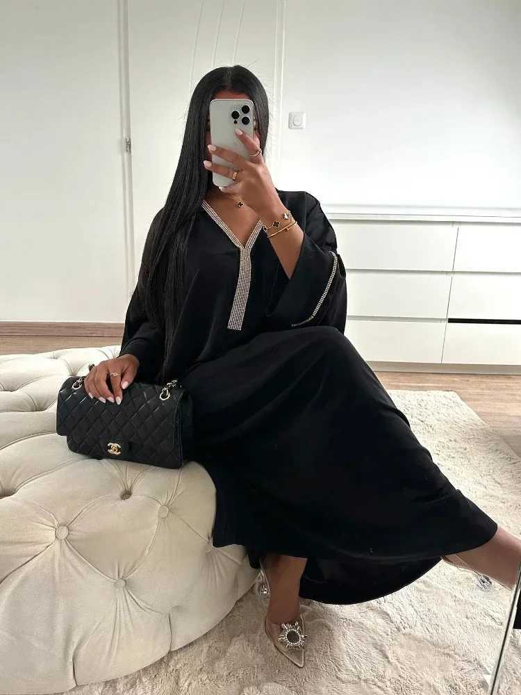 Eid Muslim Long Dress Women Bat Slve Caftan Abaya Satin Robe Diamond Party Abayas Ramadan V Neck Kaftan Caftan Jalabiya 2023 X2505141