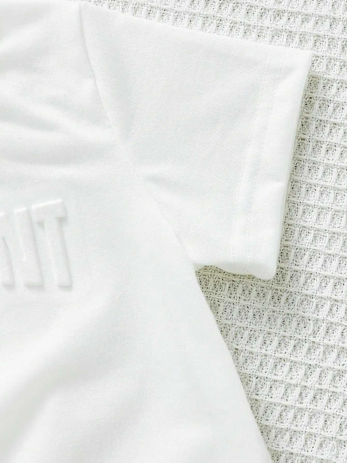 Summer boys short sleeved childrens white T-shirt loose top baby clothing casual shorts childrens clothingT250327