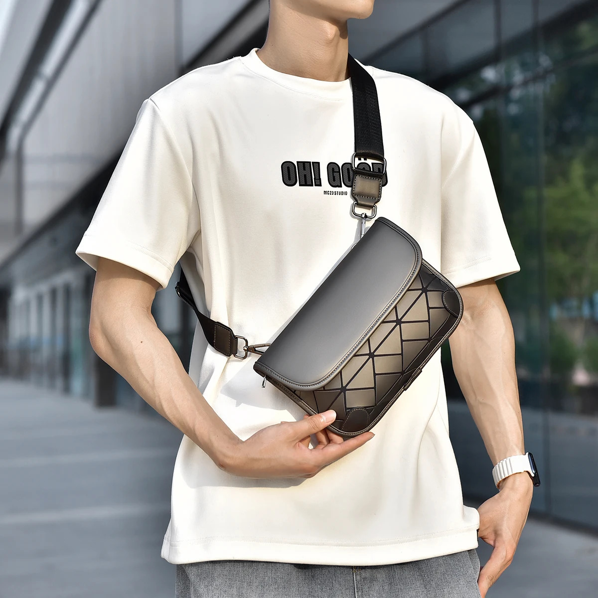 Mens fashionable cross body bag lightweight messenger with matte n durable suitable for daily use very urban communication 250326
