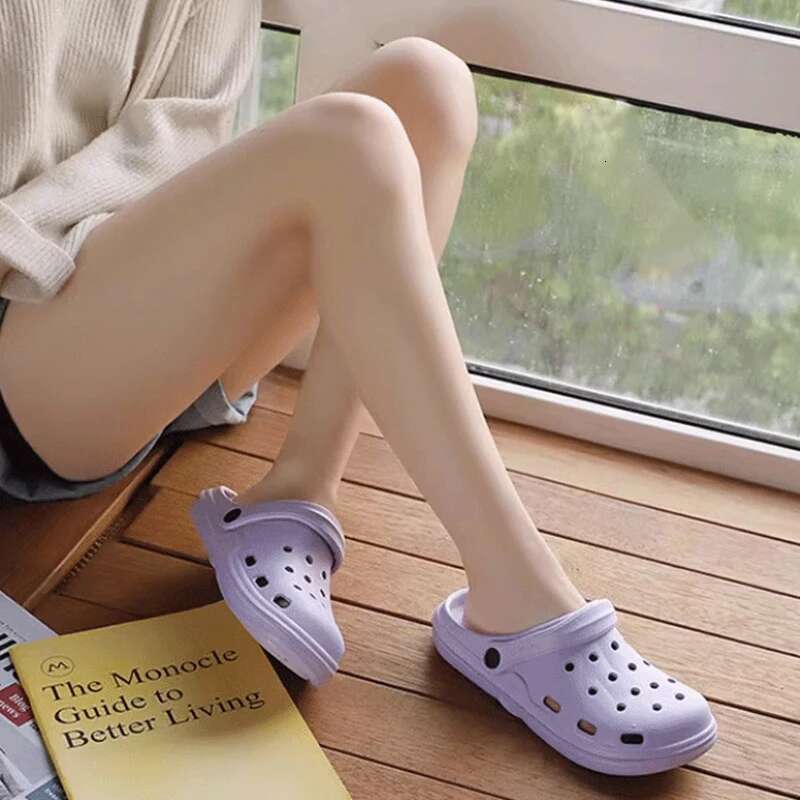 2025 Summer New Waterproof Slippers for Women Outdoor Designer Fashion Slippers Soft soled Garden Shoes Indoor Care Shoes Sandals2