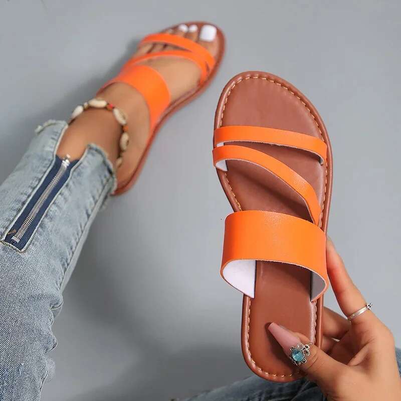 2025 Summer New Women's Flat Shoes Casual Designer Fashion Beach Slippers