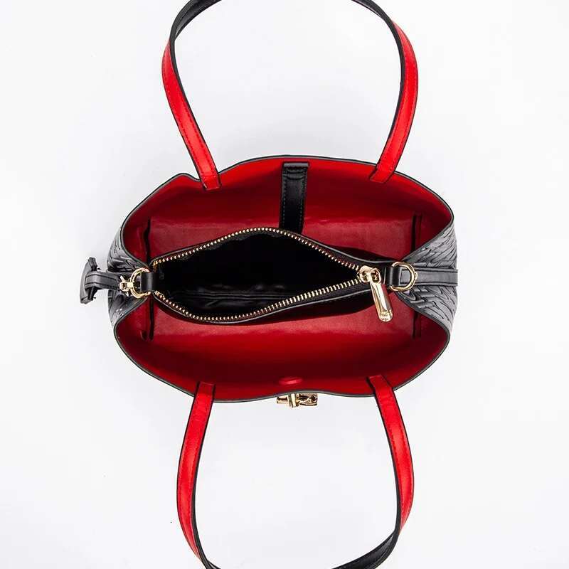 CH Fashion Brand Emed Pattern Leather Casual Messenger Bag Women's Fashionable Designer