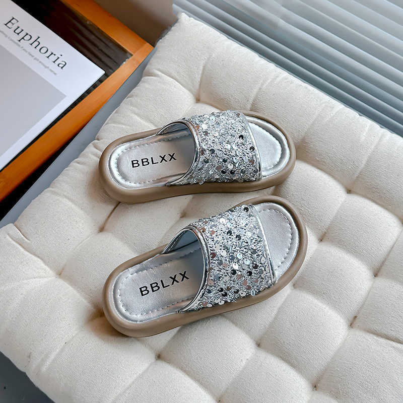 Slipper Childrens slippers Korean version sequined little girls stylish princess shoes for outdoor activities 2024 summer new anti slip casual shoes S