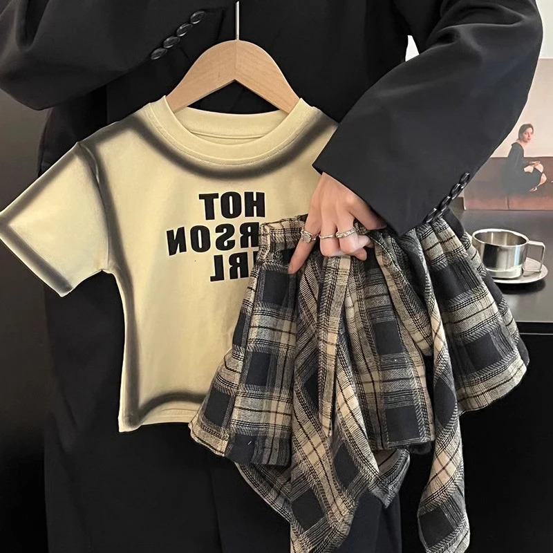 Summer Childrens Clothing Girl Set Fashionable Letter Stroke Edge Short Sleeved T-ShirtStreet Style Irregular Plaid Half Skirt 250326