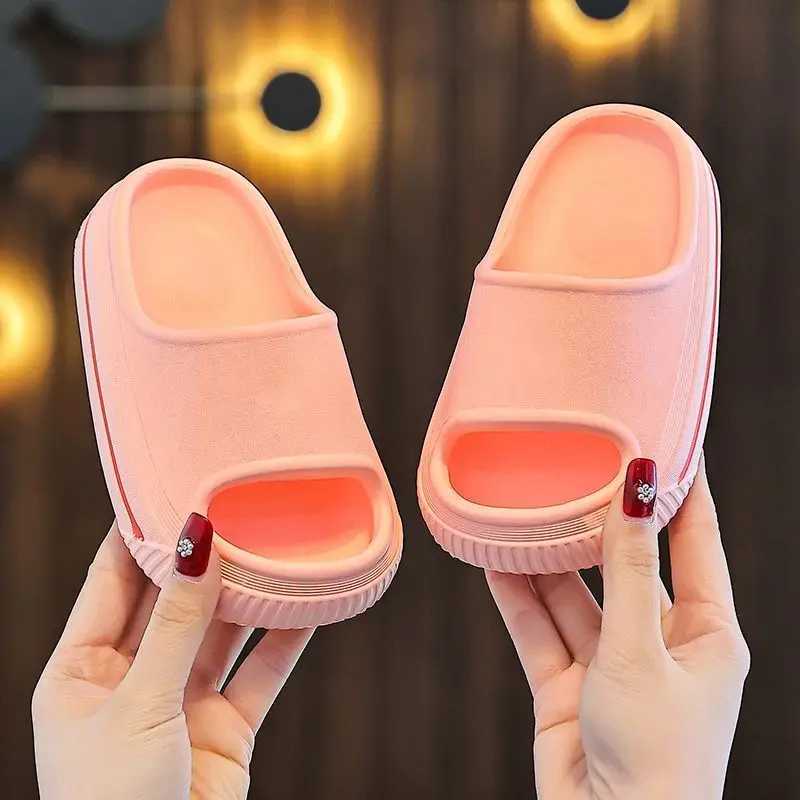 Slipper Solid EVA Childrens Slide 2025 Summer Leisure Waterproof Indoor Childrens Slide Beach Soft Anti slip Outdoor Shoes for Boys and Girls S25326