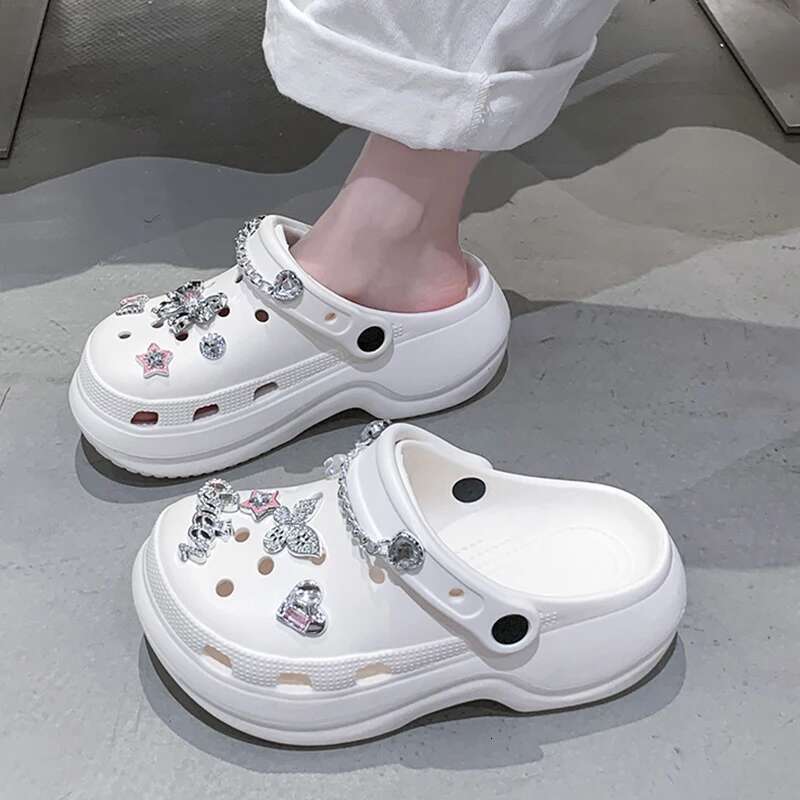 2025 Summer New Anti slip Designer Fashion Garden Shoes for Women, Comfortable Thick Bottom Beach Sandals for Women