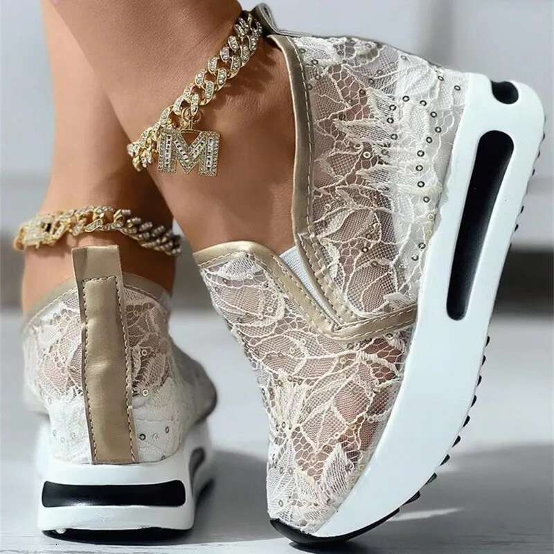 Designer Shoes Sexy Lace Flat Shoes Women's Sports Mesh Breathable Sports Shoes 2025 Summer New White Casual Sandals Running Beach Swing Dance Sh