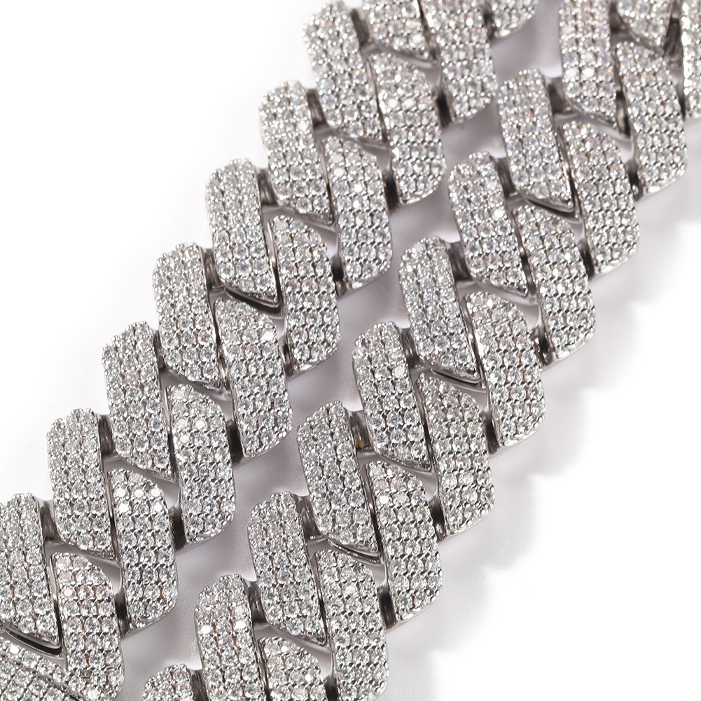 Trendsetting Ice-Out Cuban Link Necklace Crafted from Golden Moissanite Beads for a Luxe Statement Look
