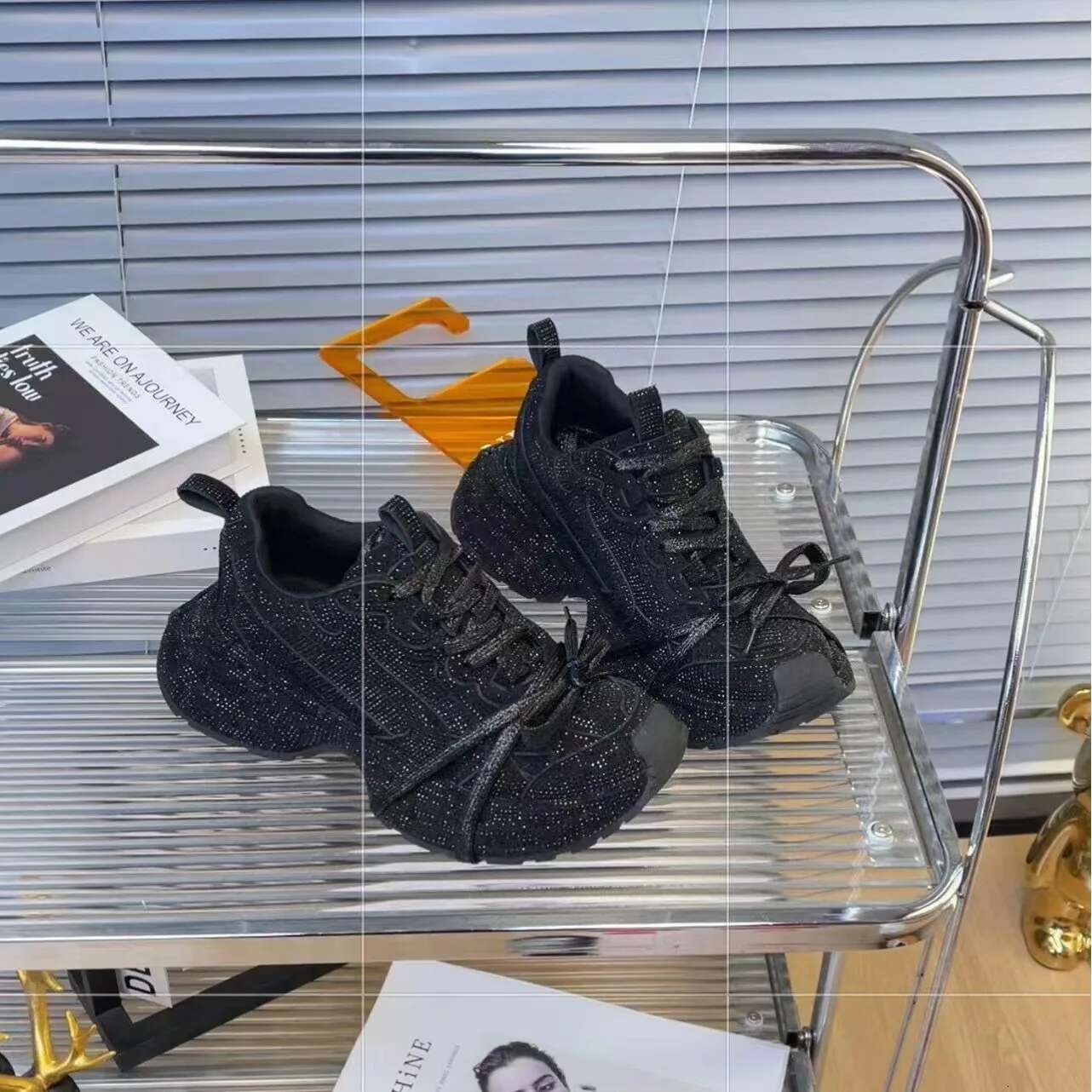 Light Luxury Designer Shoes 2025 New High-end Sports Leisure Fashion Niche Design Shoes Starry Sky Sparkling Rhinestones Women's Shoes Sports Sho