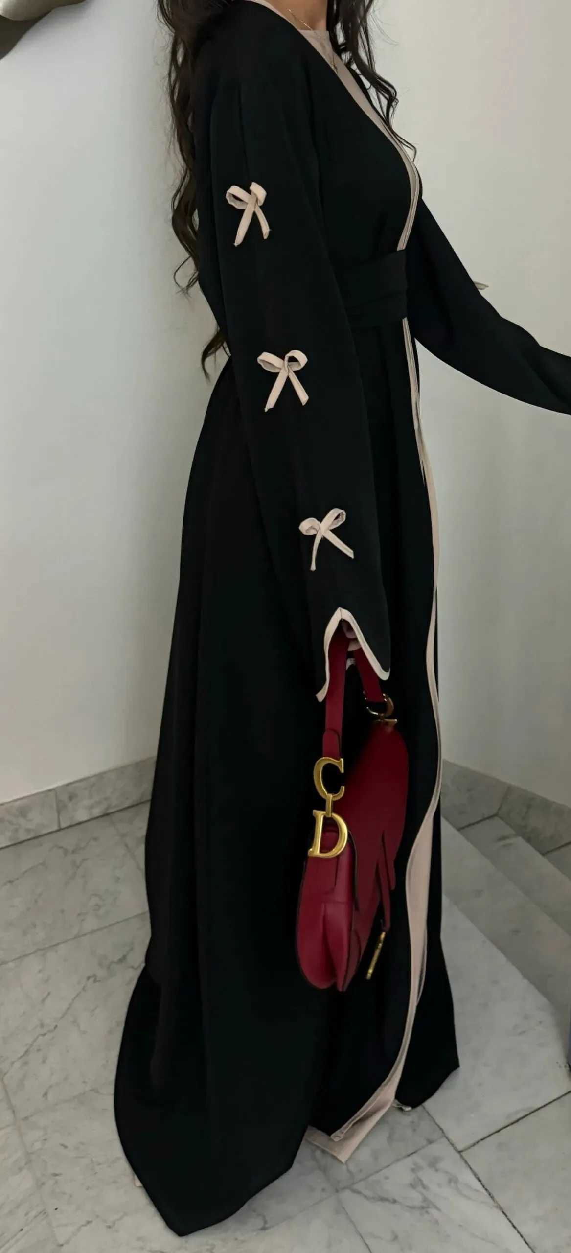 2025 New Dubai Stylish Islamic Black Abaya for Muslim Women Belted Design with Bow Detailing Modest Long Dress for Middle East X250514