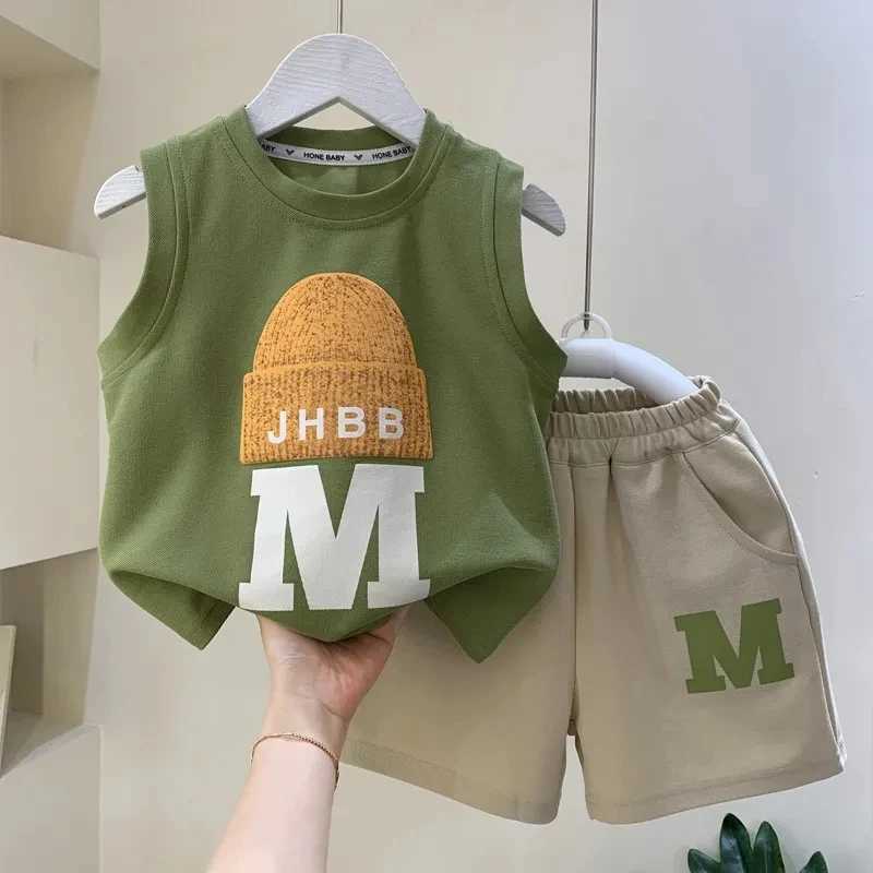 Childrens clothing set summer 2024 new sleeveless T-shirt and two-piece childrens clothing set for baby boysT250327