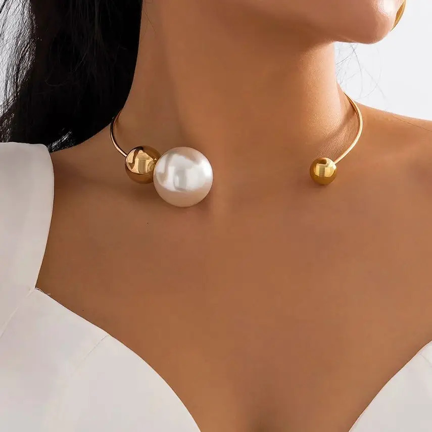 Elegant Gothic white pearl necklace womens pendant Kravik chain wedding jewelry item 250325