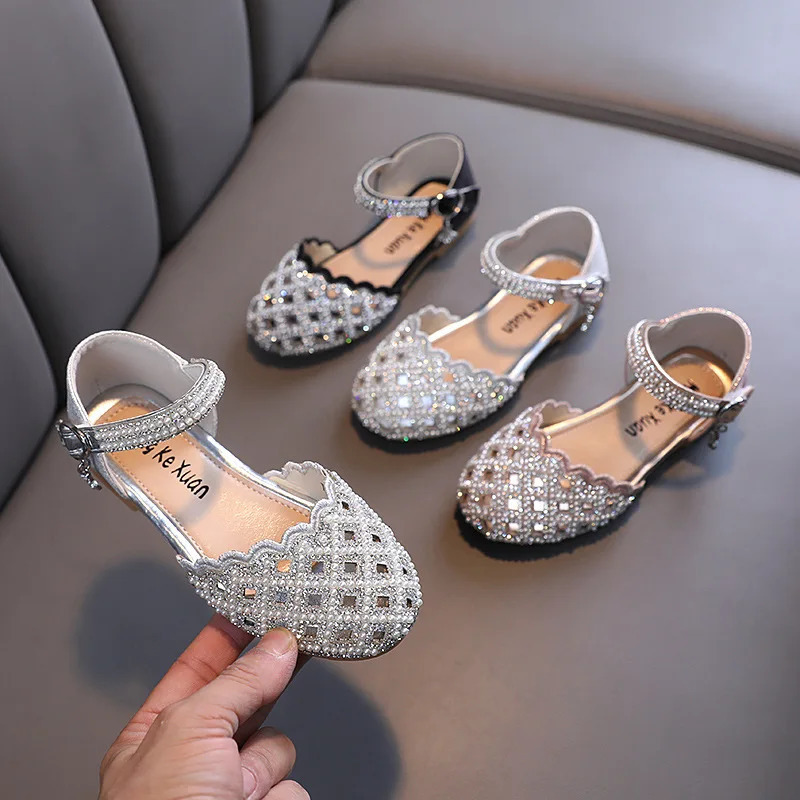 AINYFU Kids Flats Sandals Girls Princess Rhinestone Party Sandals Childrens Leather Hollow Out Beach Shoes Size 21-36 250326