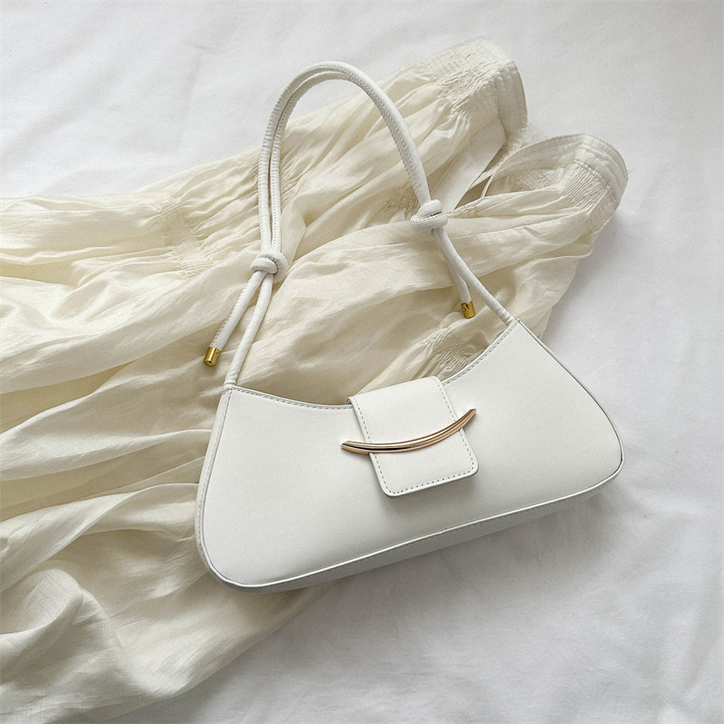New women's bag fashion trend underarm bag niche design shoulder bag fashion foreign crossbody bag 2025s hot