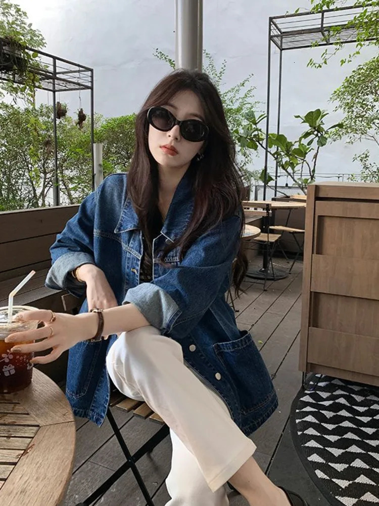 Simple casual loose denim jacket for women with large pockets retro collar long sleeves fully matched Coats chic 250326