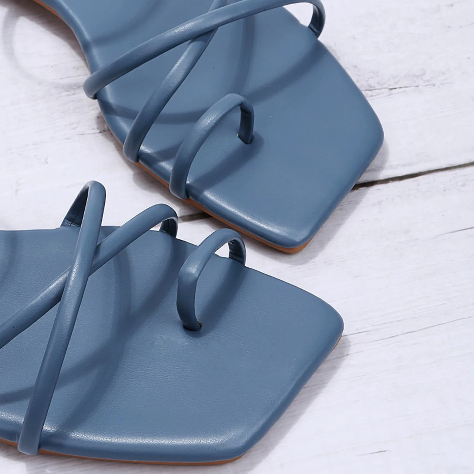 Womens Fashion Slipper Casual Solid Crystal Roman Flat Slippers Sandals Shoes Outdoor Beach 250317