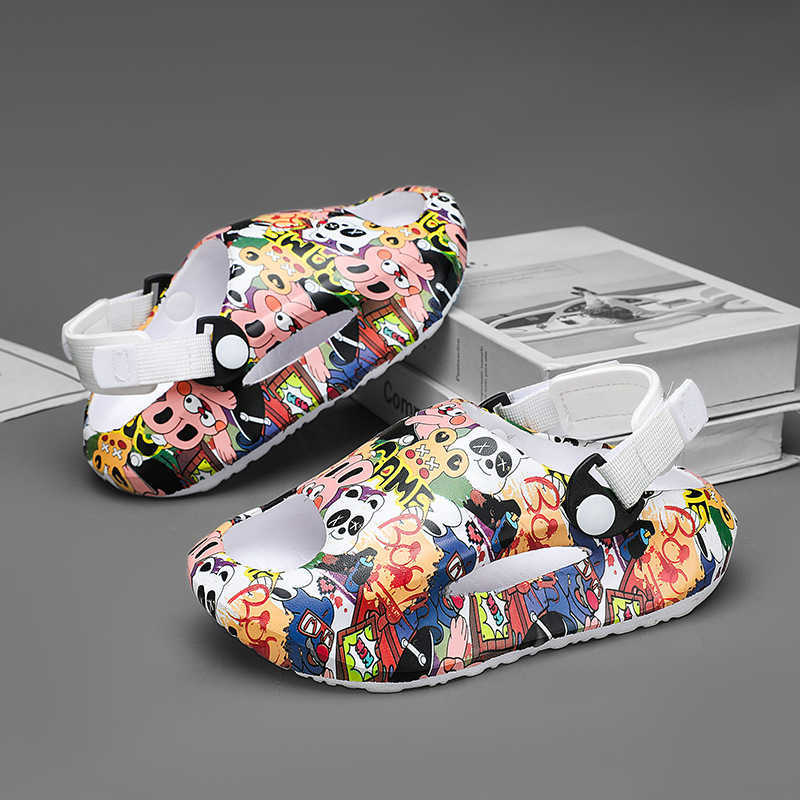 Slipper Summer new childrens slippers for boys with non slip soft bottom cool mop for outdoor wear feel like stepping on poop two in one medium to lar