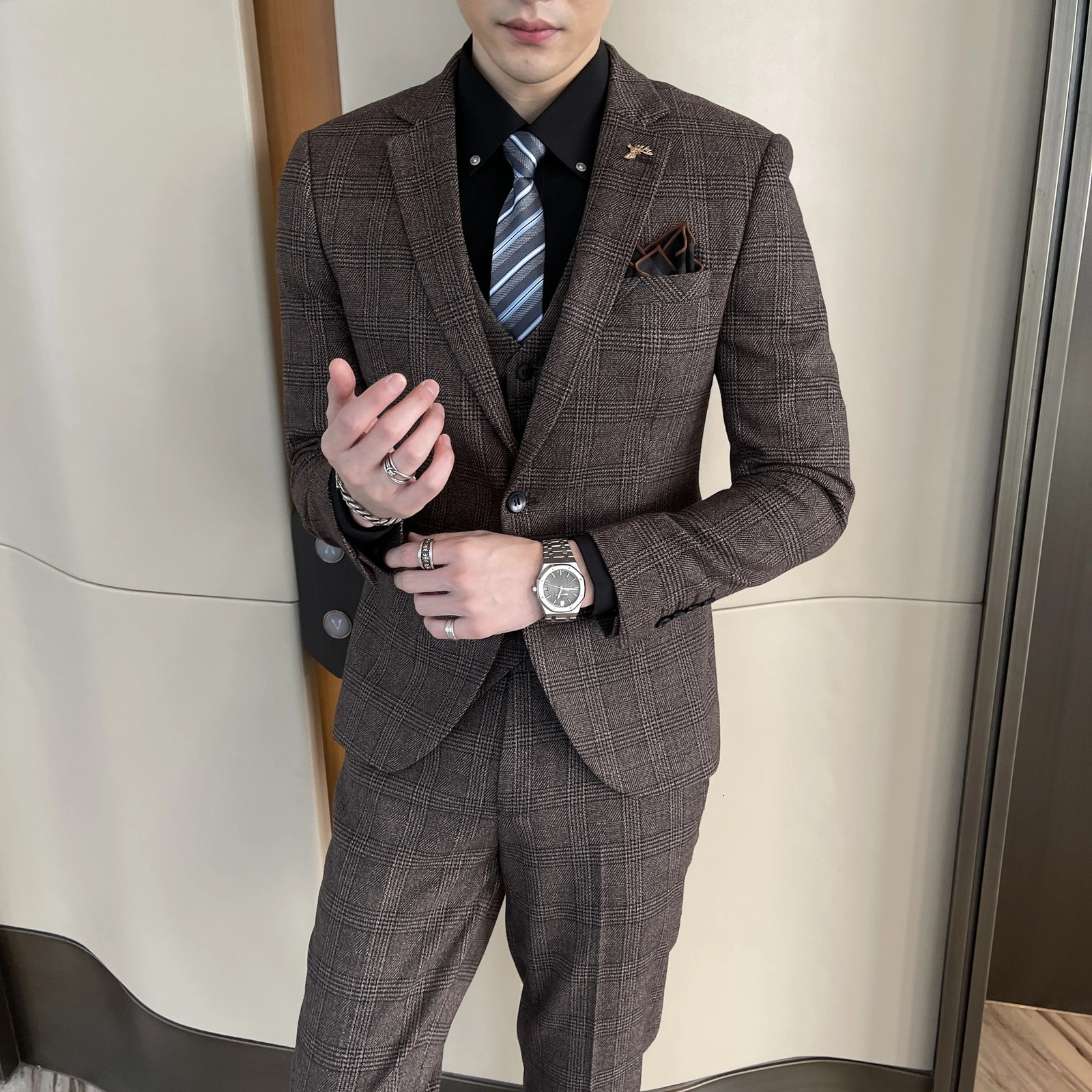 High quality British and Korean improved checkered mens suitvestmens fashionable handsome business leisure three piece set 250326