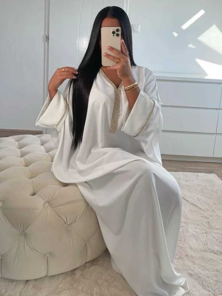 Eid Muslim Long Dress Women Bat Slve Caftan Abaya Satin Robe Diamond Party Abayas Ramadan V Neck Kaftan Caftan Jalabiya 2023 X2505141