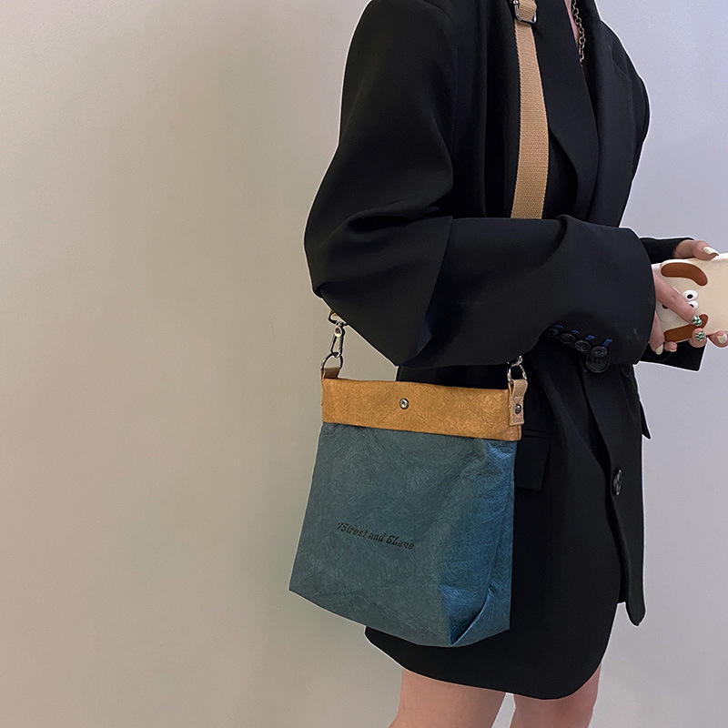 Bag women's new simple letters foreign style large capacity bag single shoulder crossbody bag retro color bag 2025