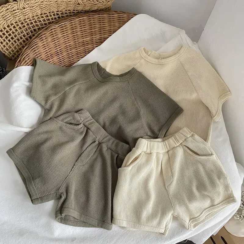 Summer and Autumn Childrens Clothing Set Korean Style Boys and Girls Short Sleeve Baby Casual Childrens Simple Solid Color Two Piece SetT250327