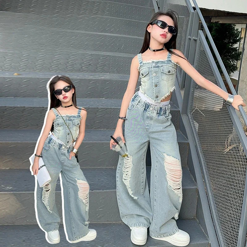 Girls Suits Summer Vintage Denim Suit Harbor Flavor Halter Vest Ripped Wide-leg Pants Two-piece Set Kids Simple Casual 250326