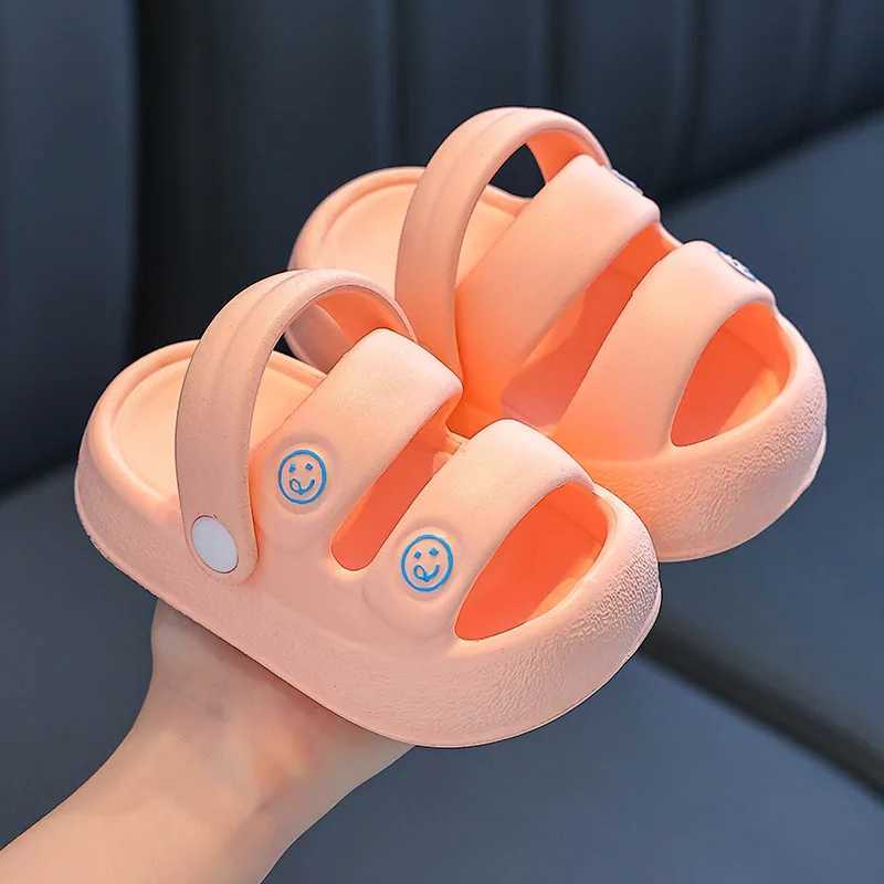 Slipper 2025 Solid Smiling Boy and Girl Slide Summer EVA Childrens Outdoor Sandals Soft Bottom Waterproof Childrens Beach Slide S25326