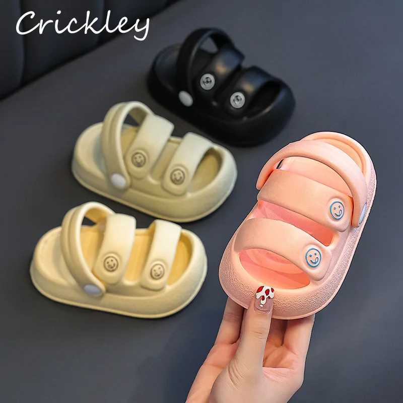 Slipper 2025 Solid Smiling Boy and Girl Slide Summer EVA Childrens Outdoor Sandals Soft Bottom Waterproof Childrens Beach Slide S25326