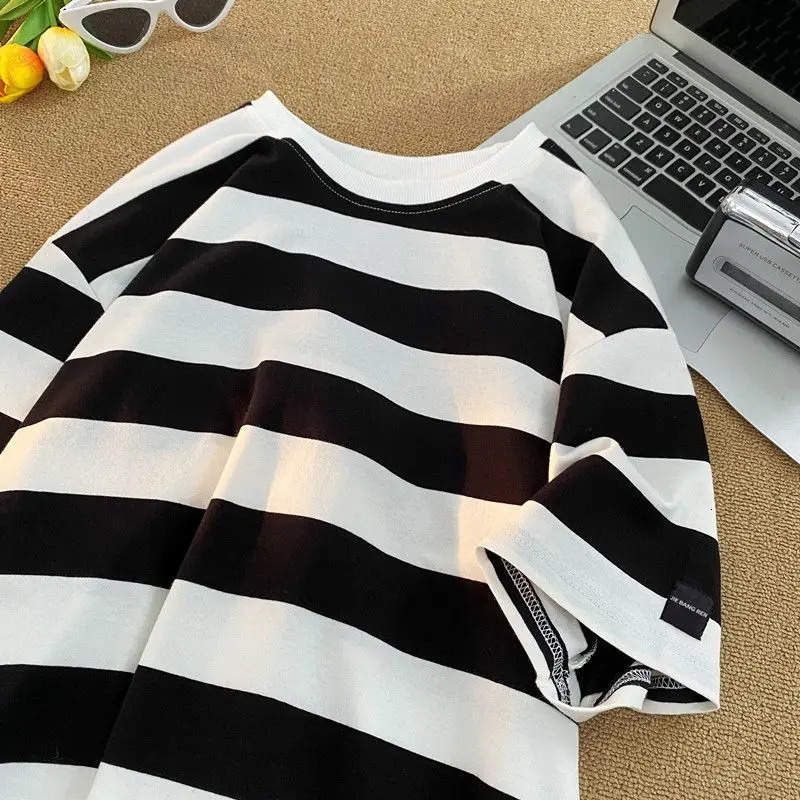 Y2k retro American black and white striped round neck short sleeved summer street couple loose casual Tshirt top harajuku 250326