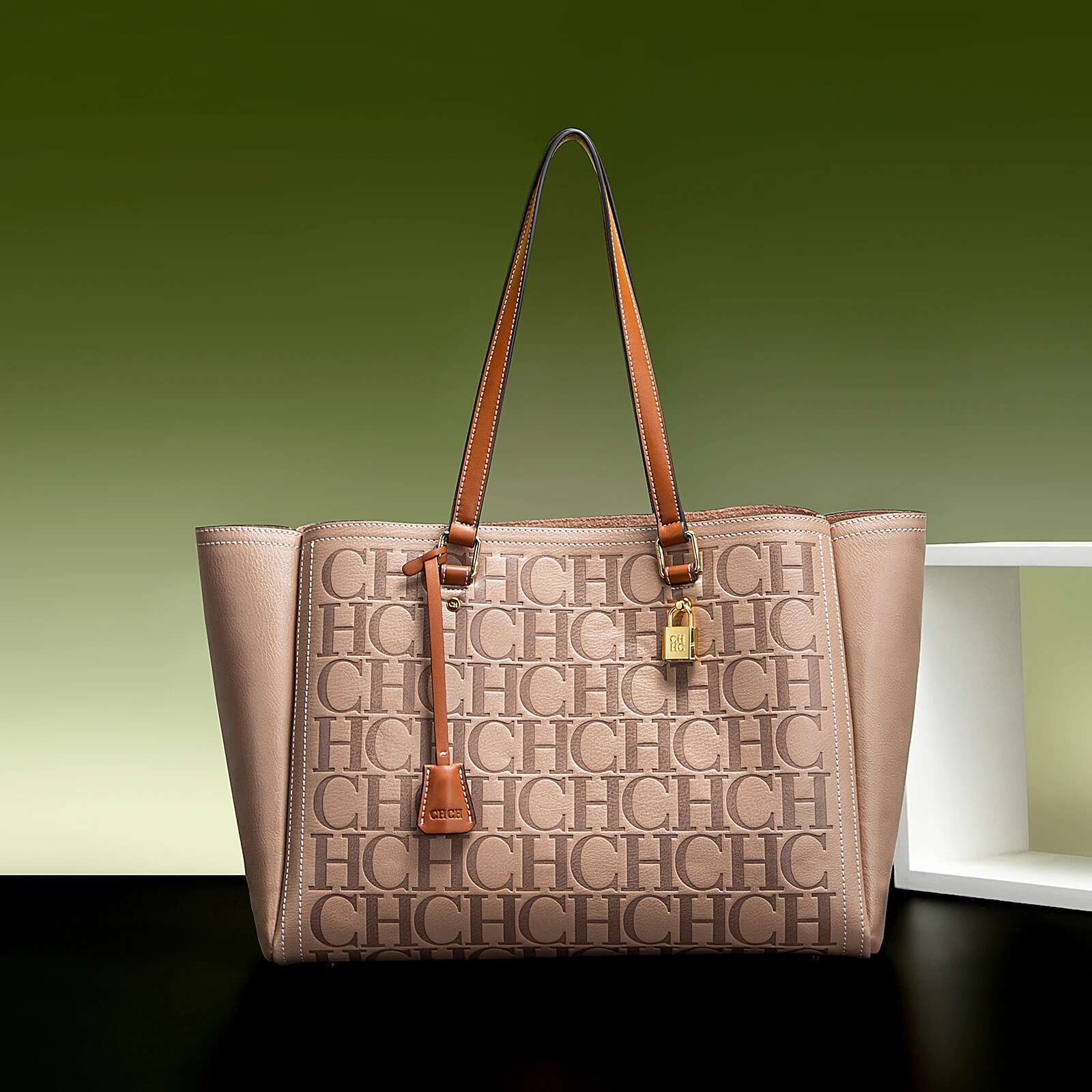 Classic Solid Color Letter Retro Women's New Handheld Shoulder Bag With Large Capacity For Business Shopping And Commuting