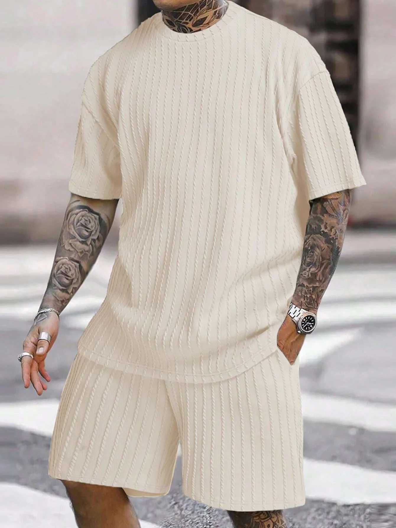 Mens two-piece set fashion striped solid short sleeved T-shirt mens spring and summer clothing casual gym set streetwearXJ250326