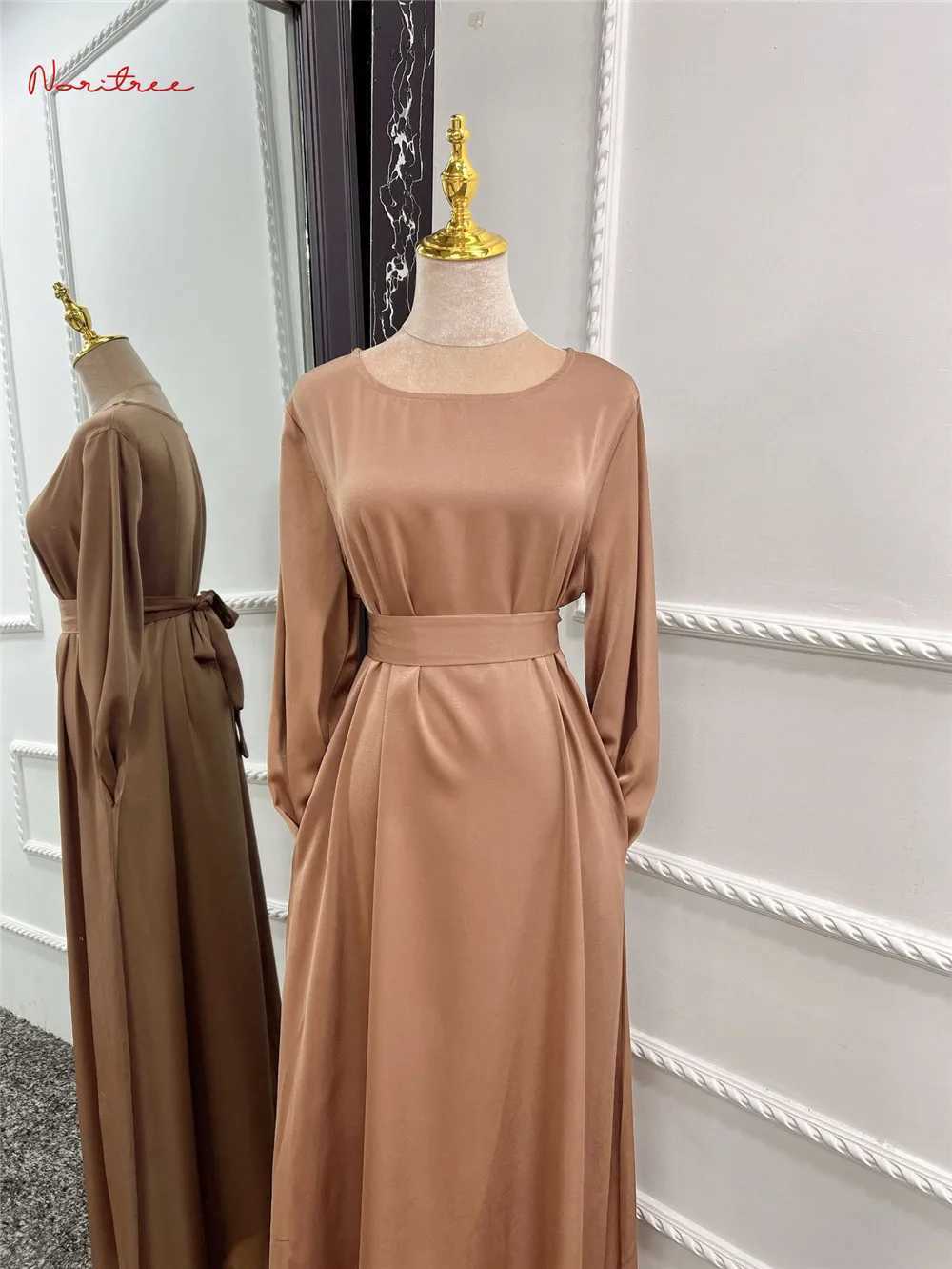 Fashion Sliky Djellaba Muslim Dress Dubai Full Length Flare Slve Soft Shiny Abaya Dubai Turkey Muslim Islam Robe WY921 X2505141