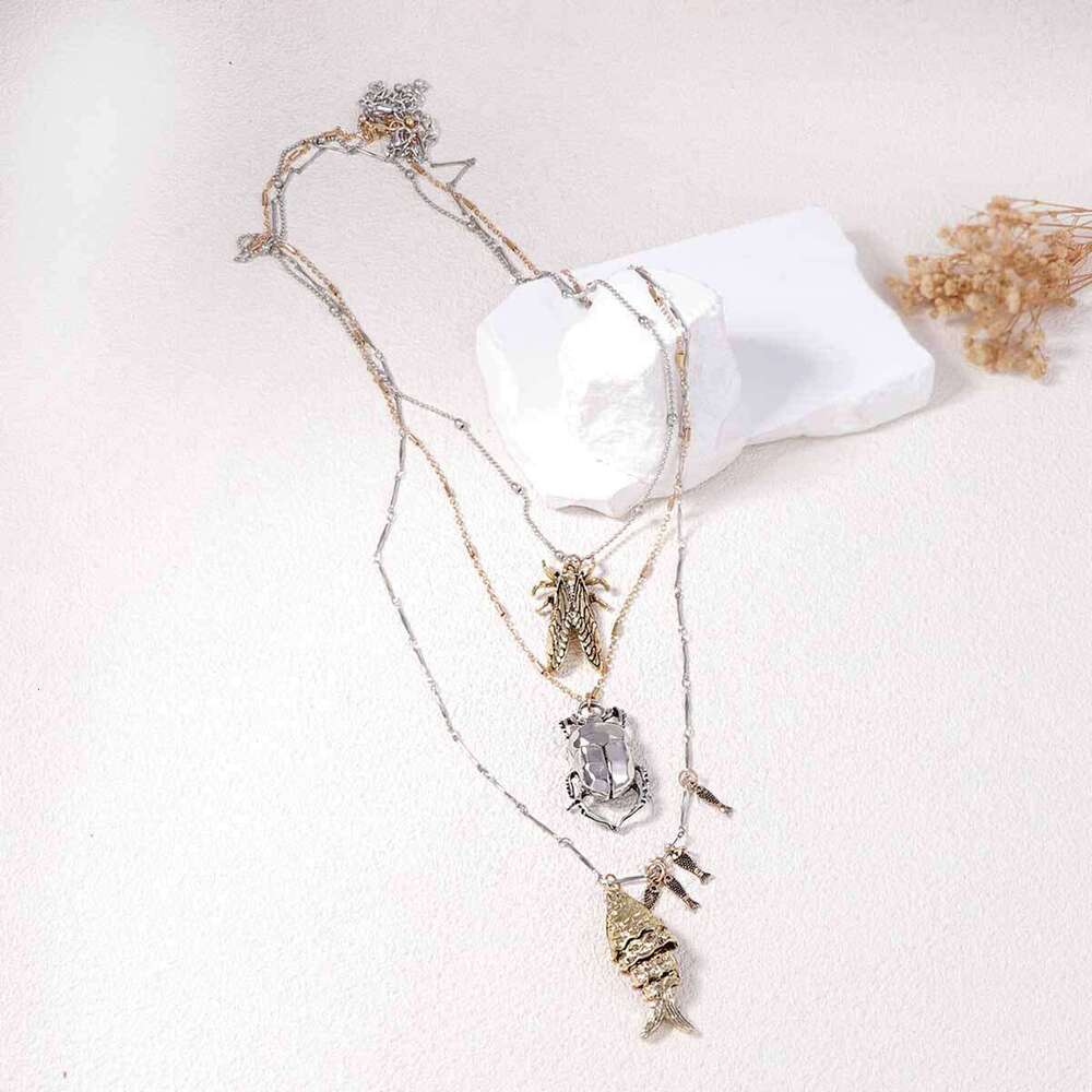 Trendy Animal Insect Pendant Layered Necklace Set Beetle Cicada Fish Charm Multi Chain Fashion Jewelry for Women