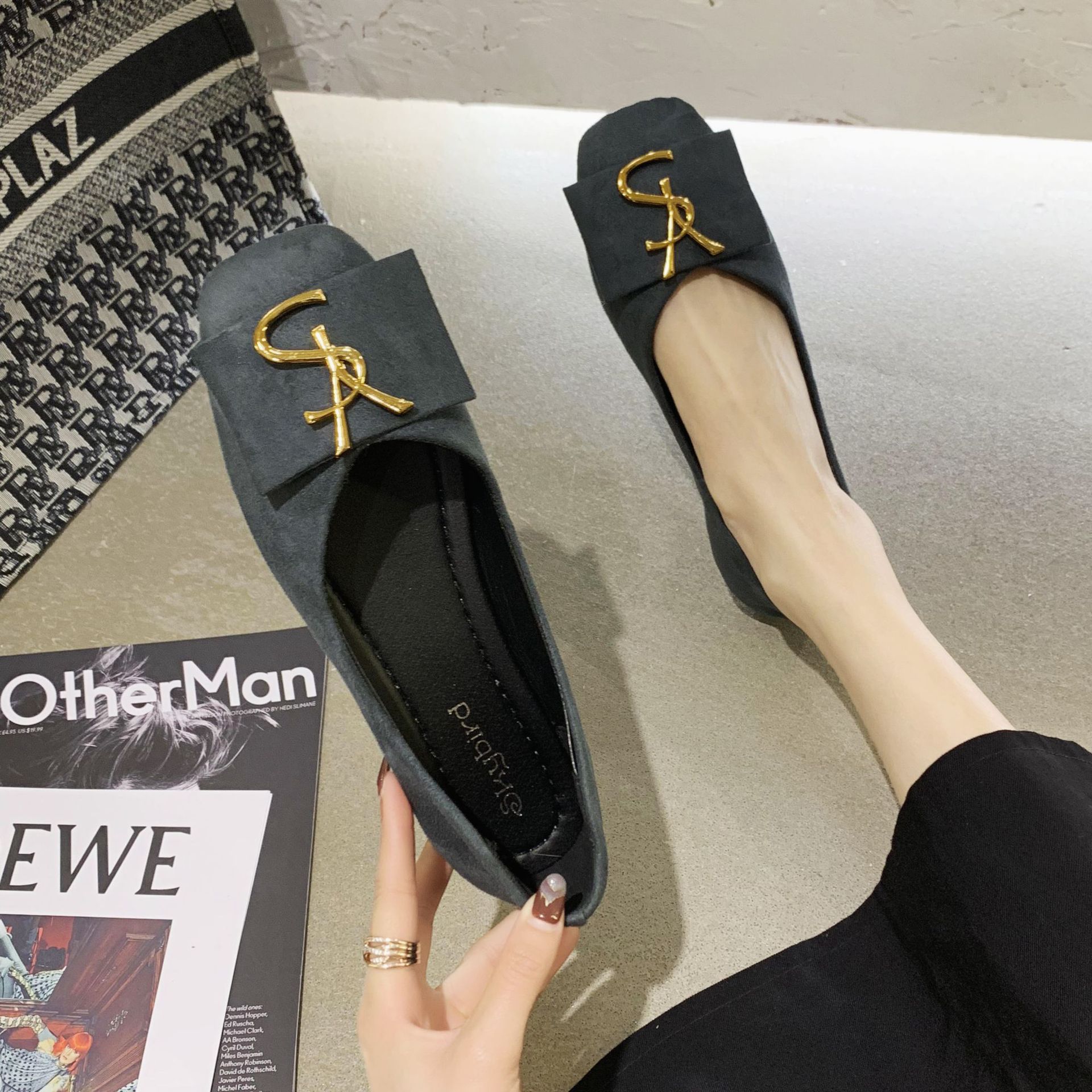free Shipping Designer Low heeled thick heeled slippers Flat sole shoes Square headed shallow mouth sandals One kick dragging NEW 2025