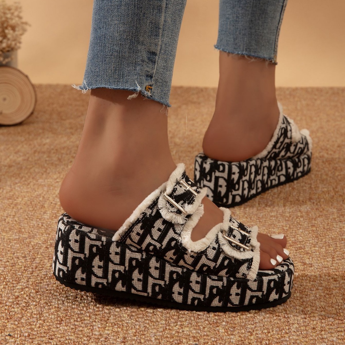Free shipping designer plus size women casual sandals black white blue antislip breathable comfortable indoor slippers 2025