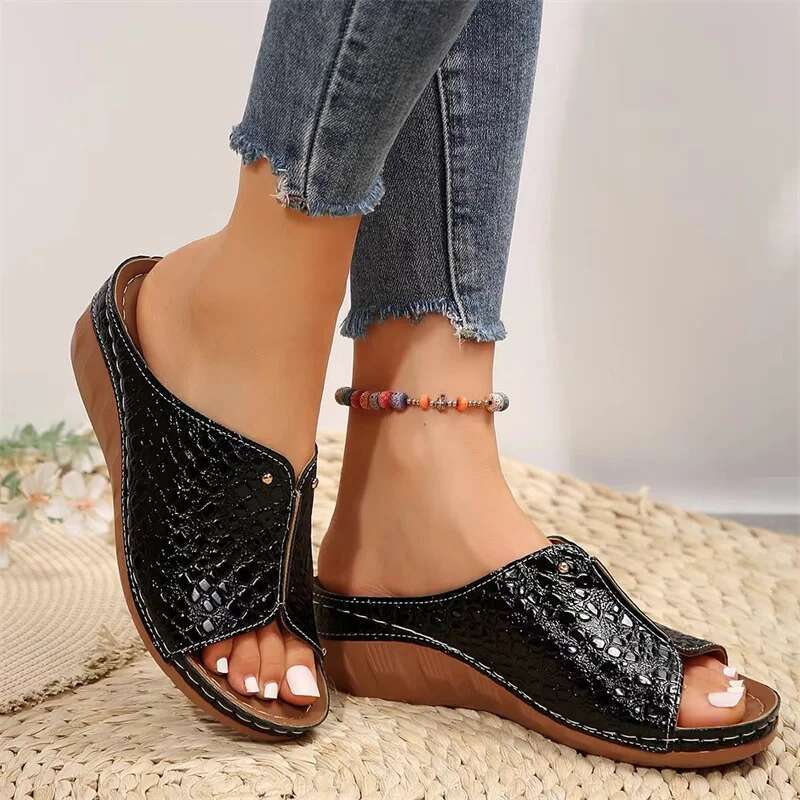2025 Summer New Wedge Women's Retro Toe Designer Fashion Thick Bottom Sandals Thick Gladiator Shoes