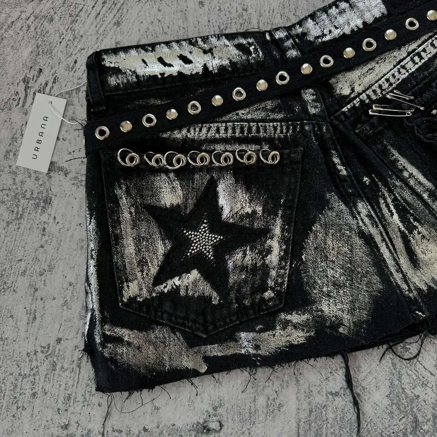 Y2k New Gothic Retro Black Denim Haruku Star Graphic Rhie Rivet Mini Skirt Sexy Hot Girl Slim Low Waist Hip Skirts