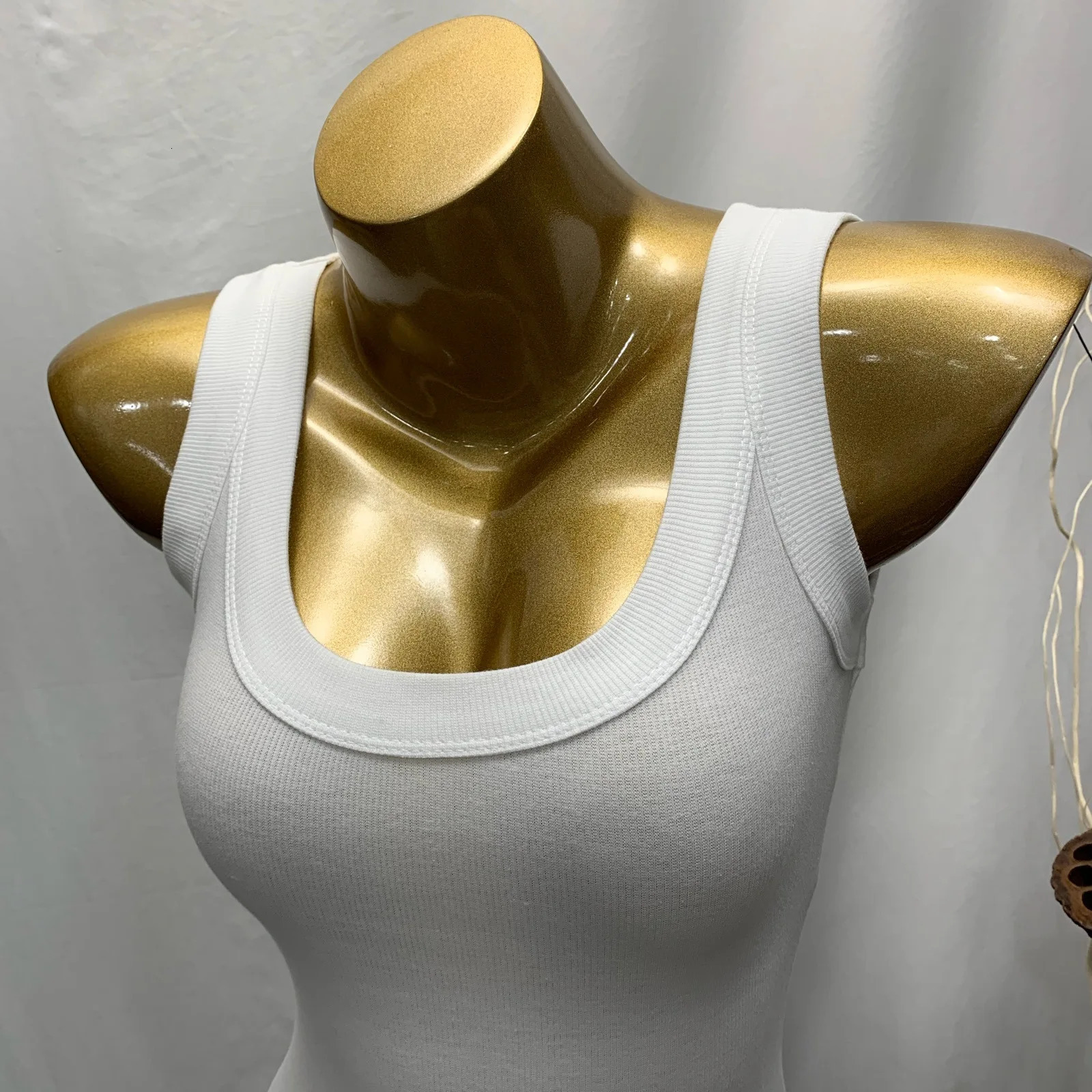 Womens sleeveless summer top womens Cotton casual Tshirt ONECK vest solid clothing 250326