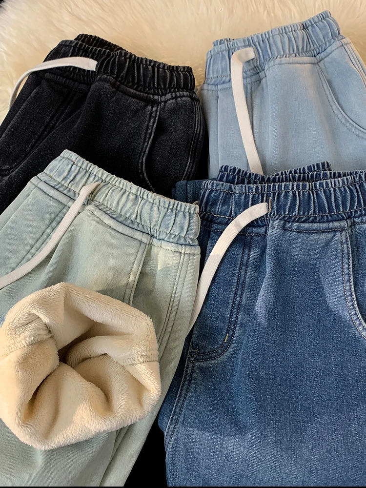 Winter Mens Jeans Korean Fashion Fleece Liner Thick Warm Straight Denim Pants Washed Cotton Retro Blue Wide Leg Jean Trousers 250317