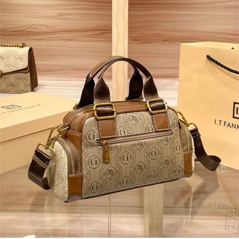 Women's 2024 New Brand Genuine Leather Handbag Designer High Quality Retro Single Shoulder Oblique Cross Pillow Bag