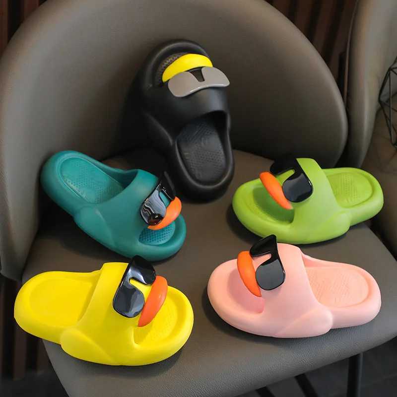 Slipper Summer childrens slides cute cartoon soft soled childrens shoes baby bathroom slides waterproof and anti slip boys and girls beach shoes S2532
