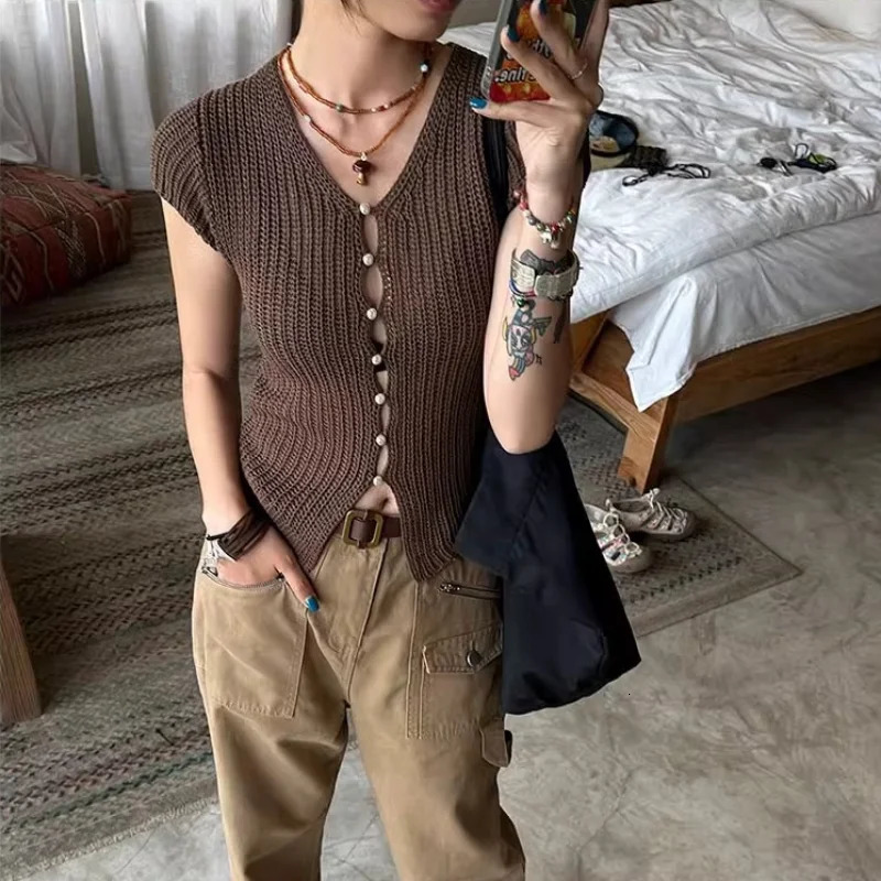 Short sleeved knitted cardigan womens casual top button springsummer Vneck slim crop 250326