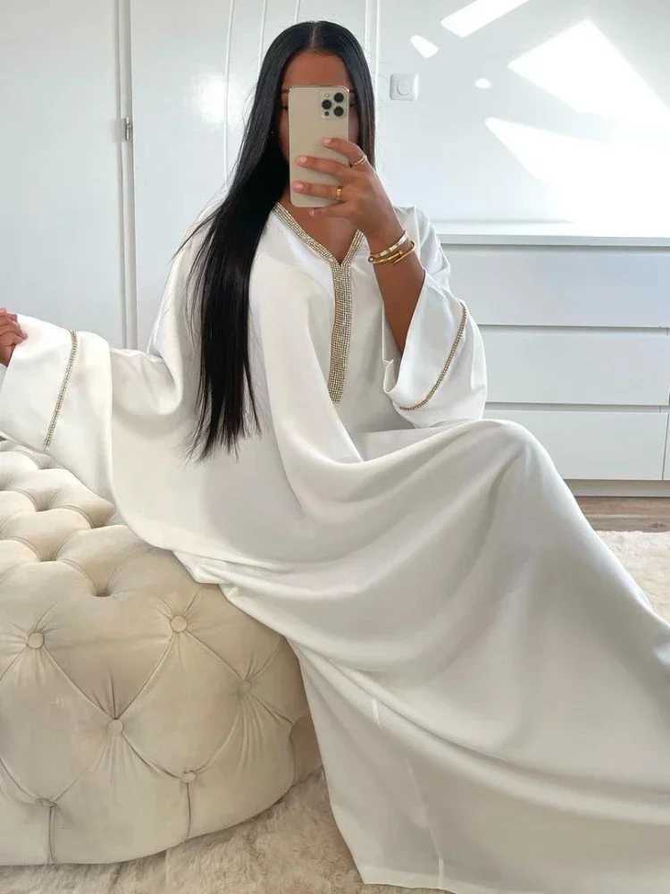 Eid Muslim Long Dress Women Bat Slve Caftan Abaya Satin Robe Diamond Party Abayas Ramadan V Neck Kaftan Caftan Jalabiya 2023 X2505141